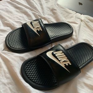 COPY - Nike Slides